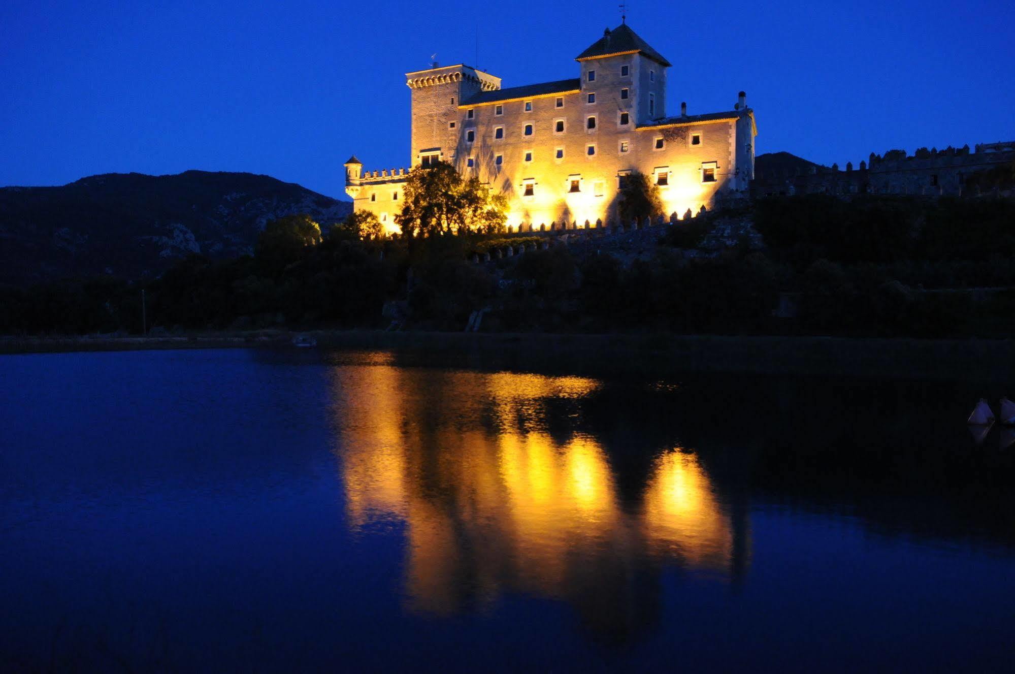 Castell De Riudabella Apartment Vimbodi I Poblet Exterior photo